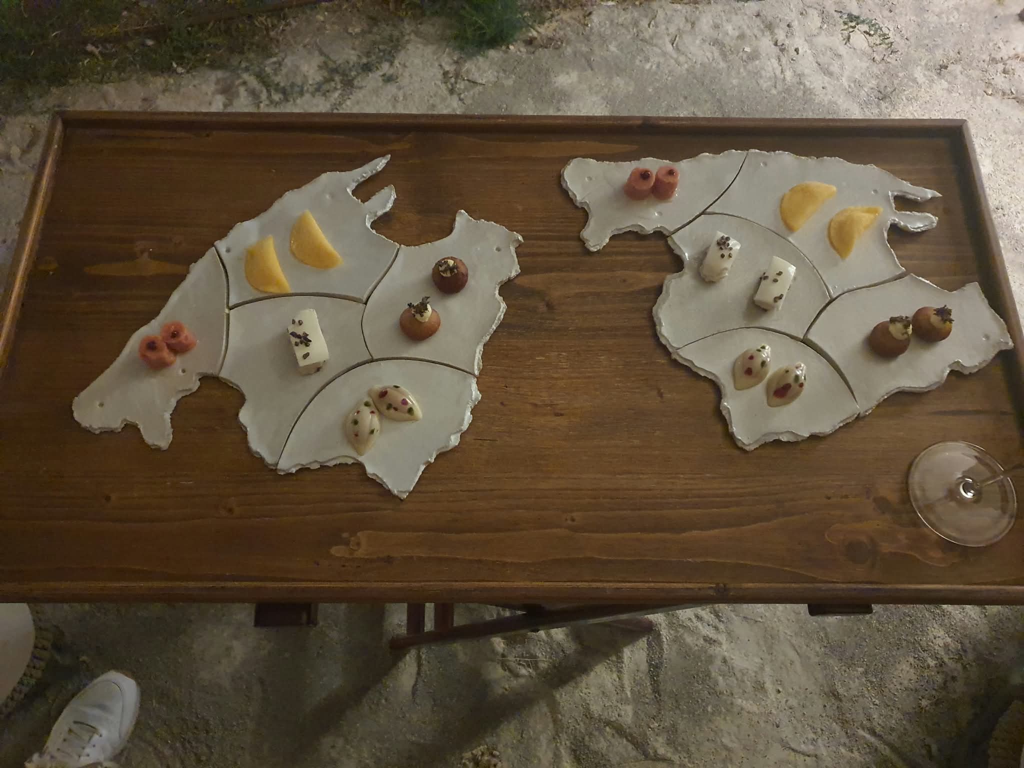 Map-shaped presentation at Andreu Genestra